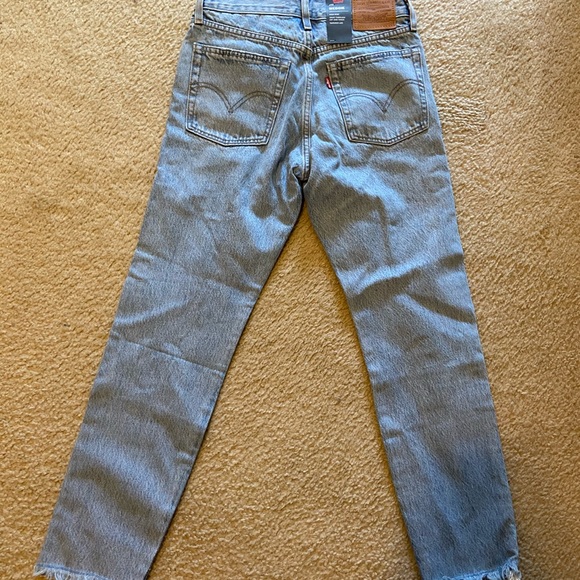 Levi’s wedgie mid-wash jeans - Picture 3 of 4